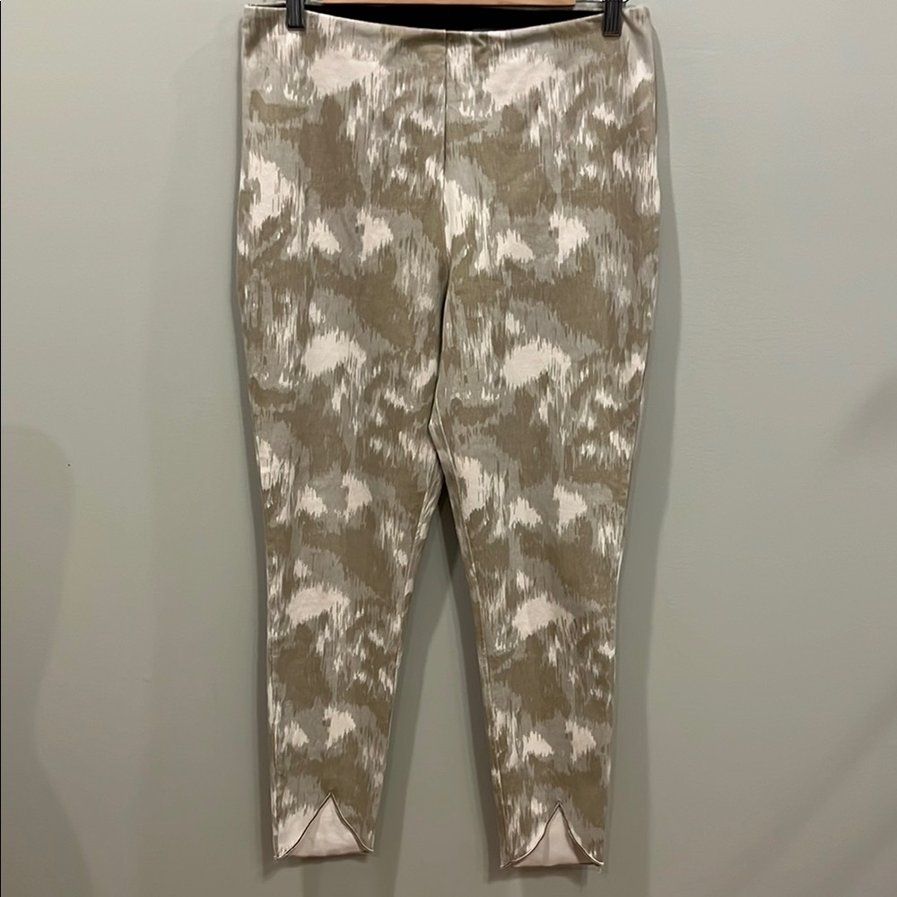 Lysse Taupe & White Cropped Ponte Leggings with Subtle Ikat Print